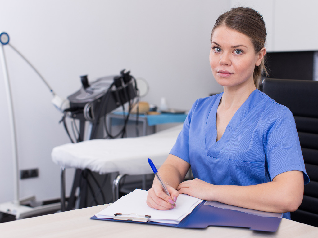 Técnico en Cuidados Auxiliares de Enfermía (TCAE): ¿puedes convalidar asignaturas?